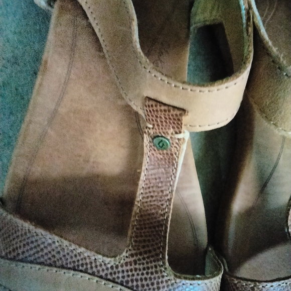 Sandals - Picture 3 of 8